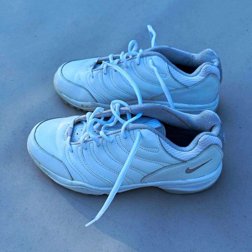 Nike Golf Nike Air Women's Size 7 White Leather Low Top Spiked Golf Cleats
